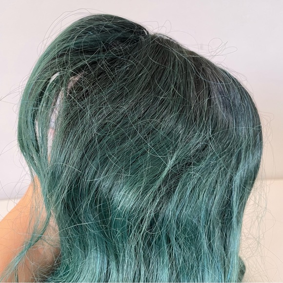 Evlynn Green Wig With Bangs Long Hair - Picture 4 of 11